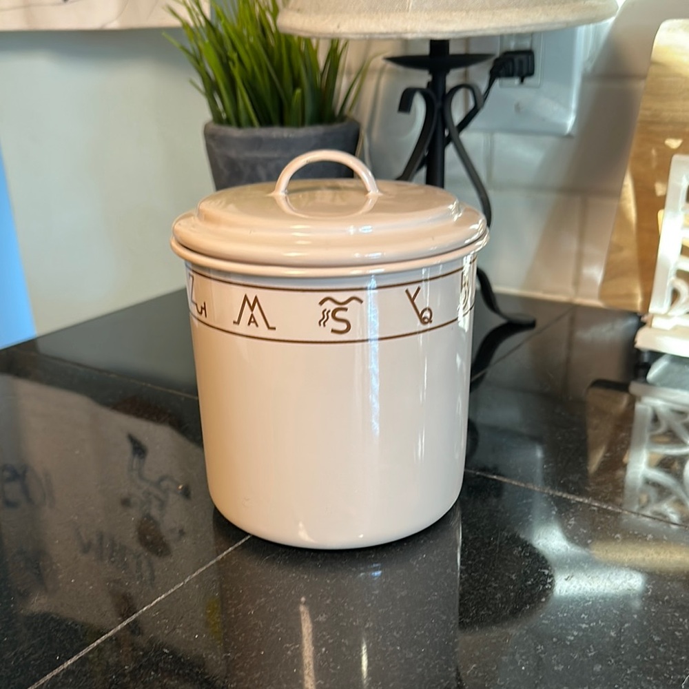 Metal Kitchen Canister with Lid - Cream